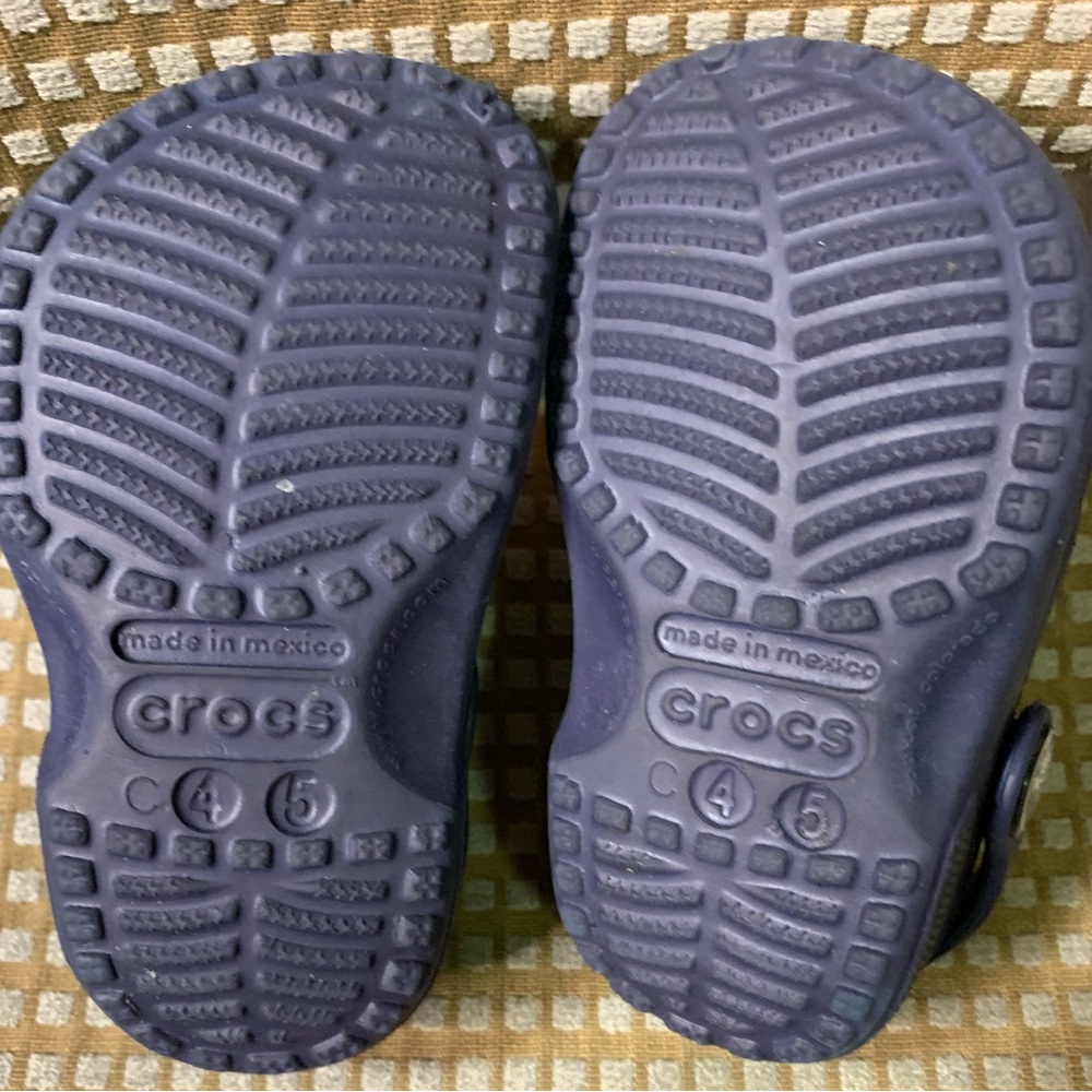 Infant boy size 4/5 blue crocs - worn twice like new - Picture 5 of 5